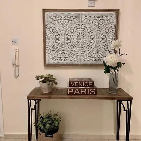 公寓 Stylish Well-equipped 2-bed Flat In Nicosia Centre Strovolos