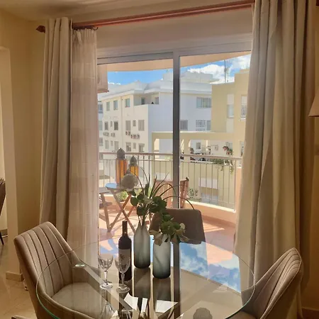 Nicosia 2-bedroom & Parking Апартаменты
