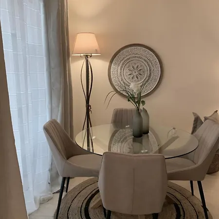 Nicosia 2-bedroom & Parking Apartman