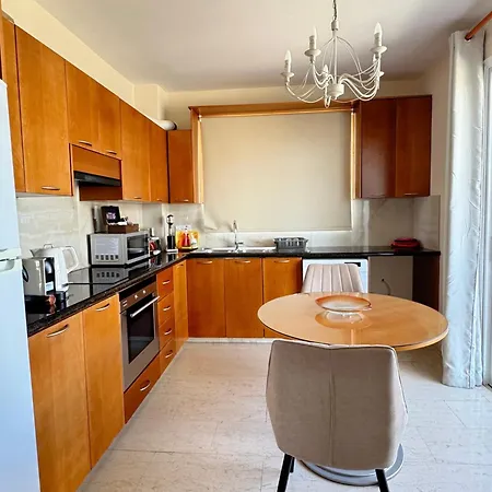 Nicosia 2-bedroom & Parking Апартаменты