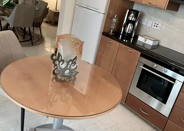 Stylish Well-equipped 2-bed Flat In Nicosia Centre * Strovolos