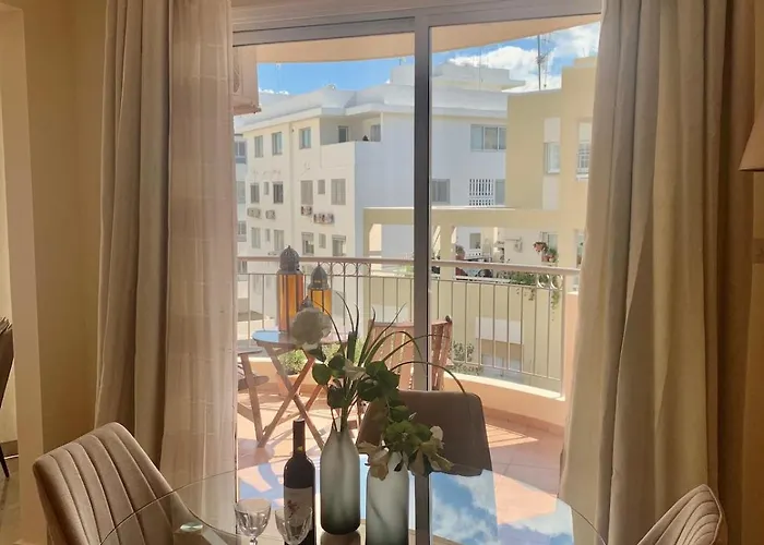 Stylish Well-equipped 2-bed Flat In Nicosia Centre Apartamento